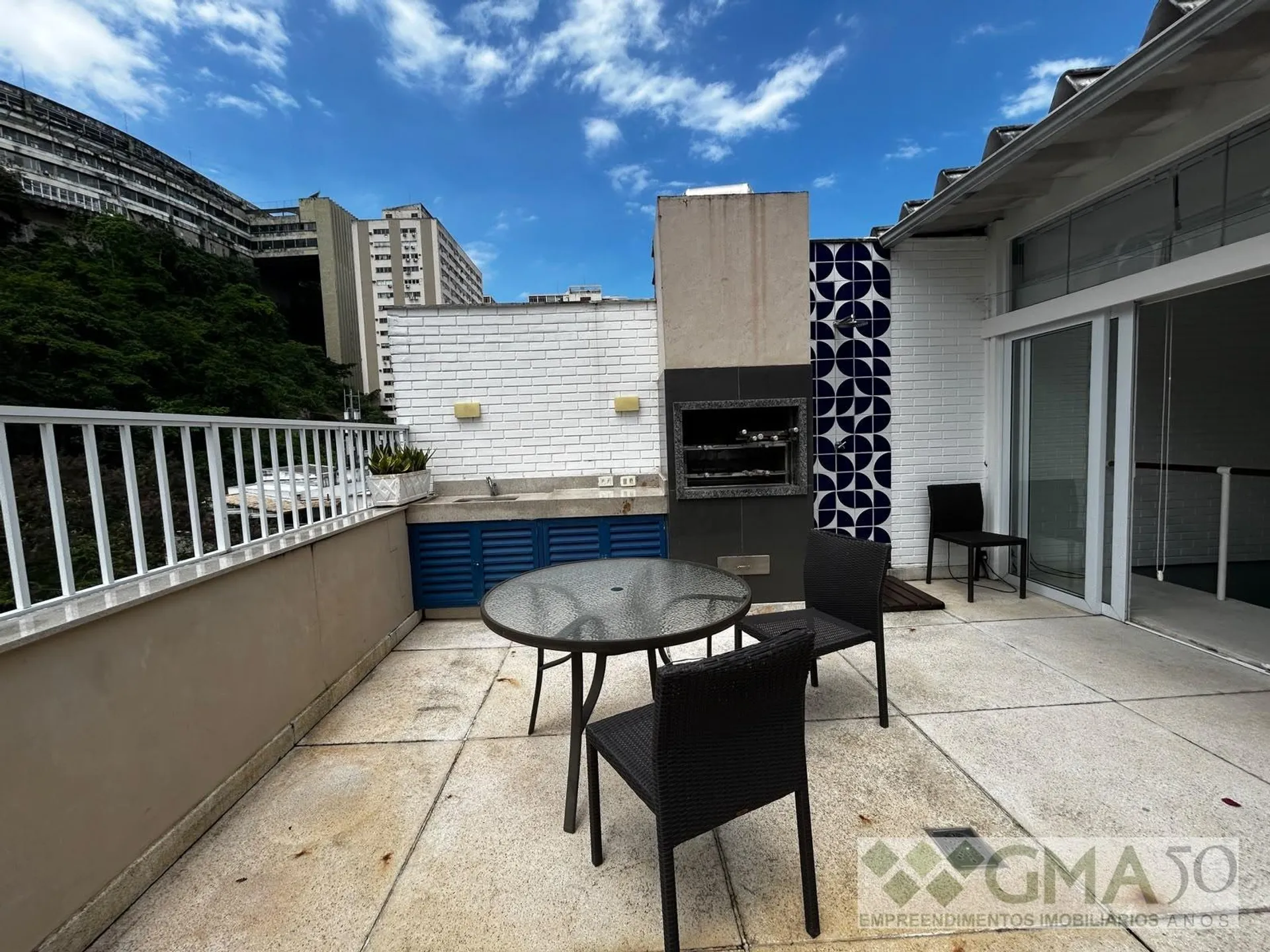Рабочее место и 2 спальни: квартира 145 м² — photo 28