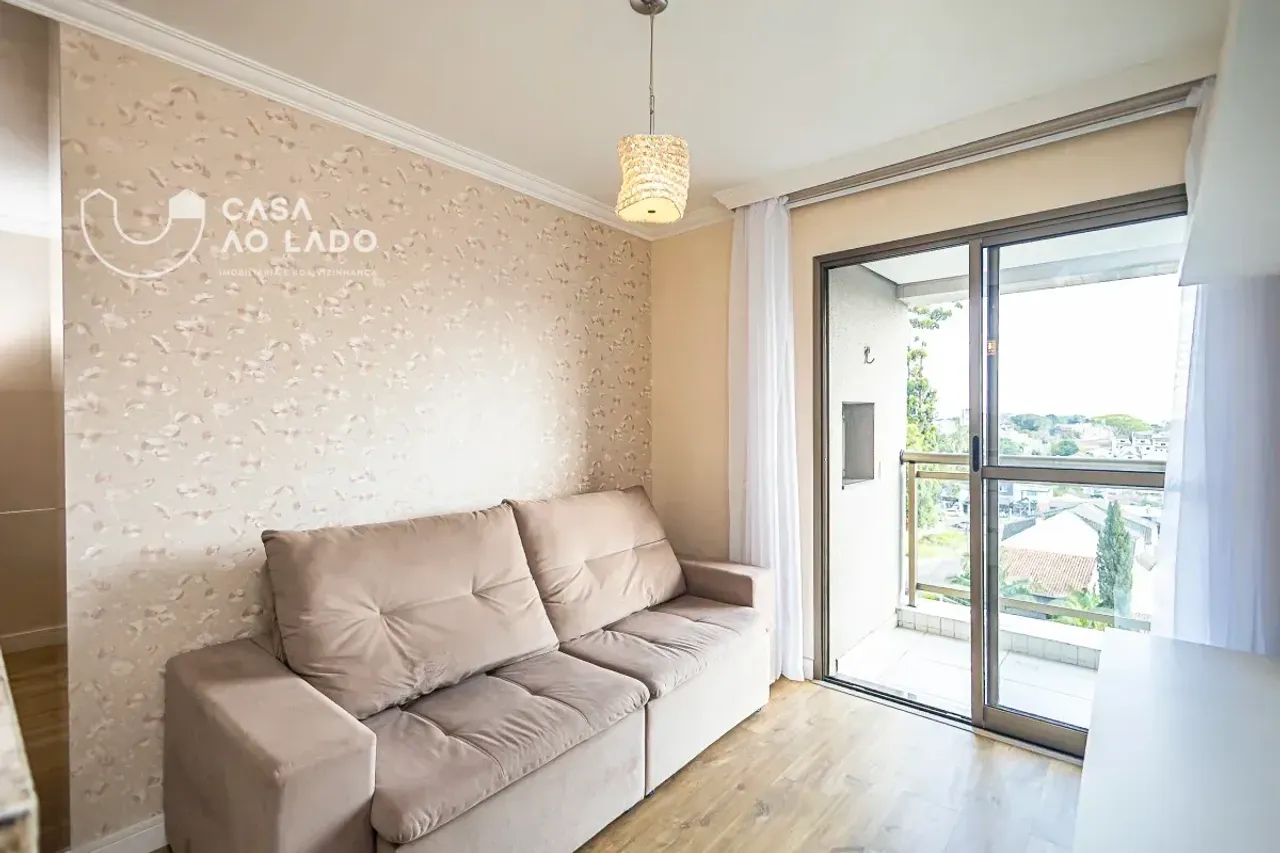 Wood or laminate floors in a one-bedroom apartment, 42 m² — photo 9