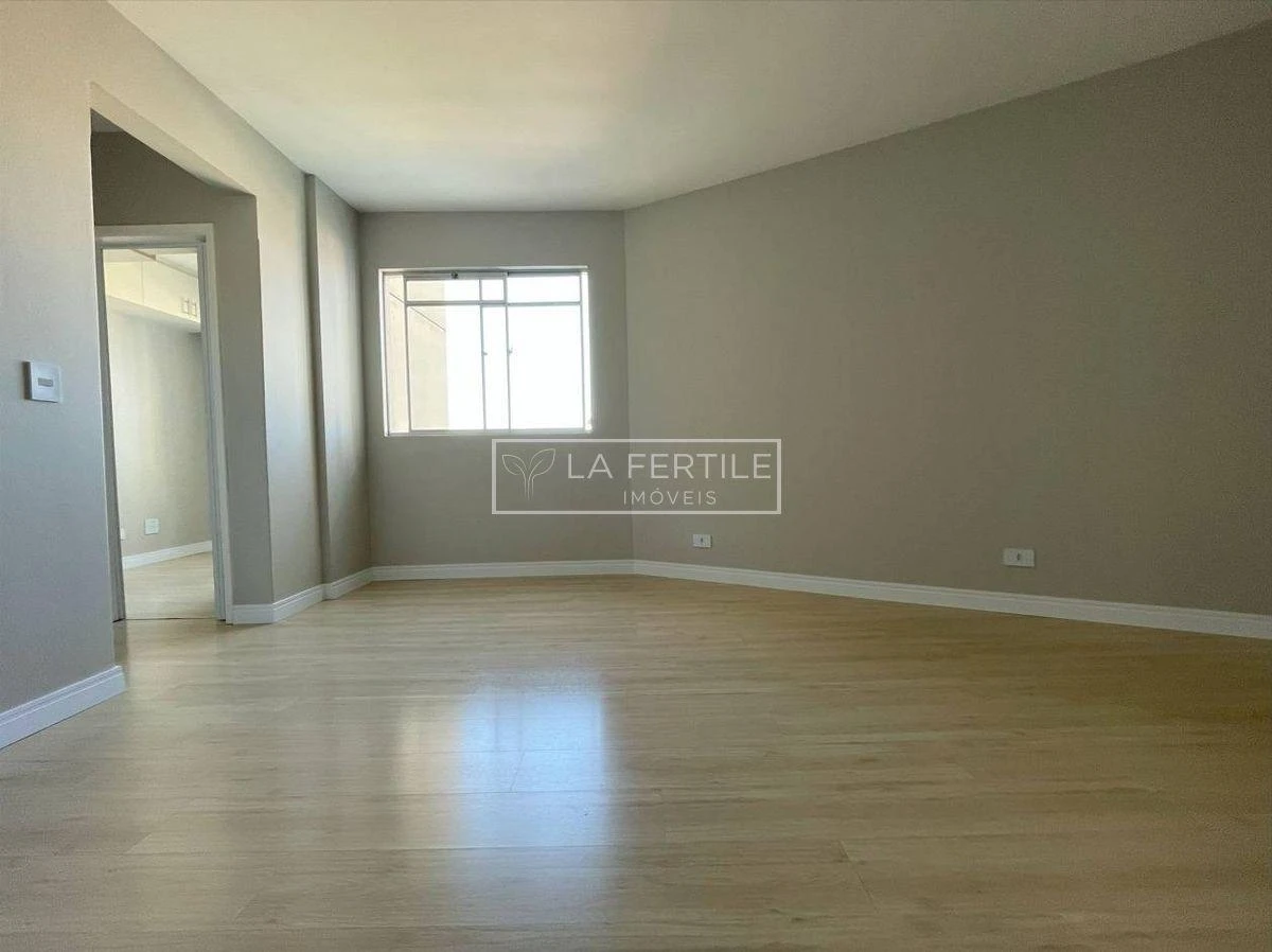 Furnished apartment, 55 m², with wood or laminate floors — photo 13