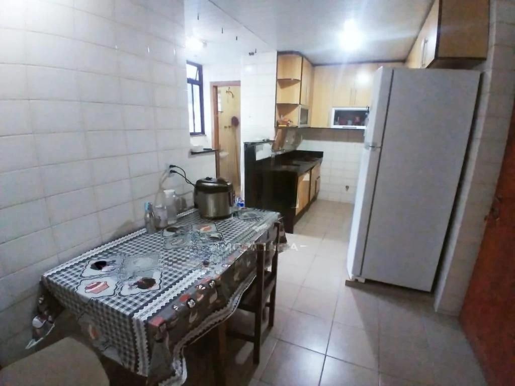 Unfurnished apartment with 6 bedrooms and 2 parking spots — photo 2