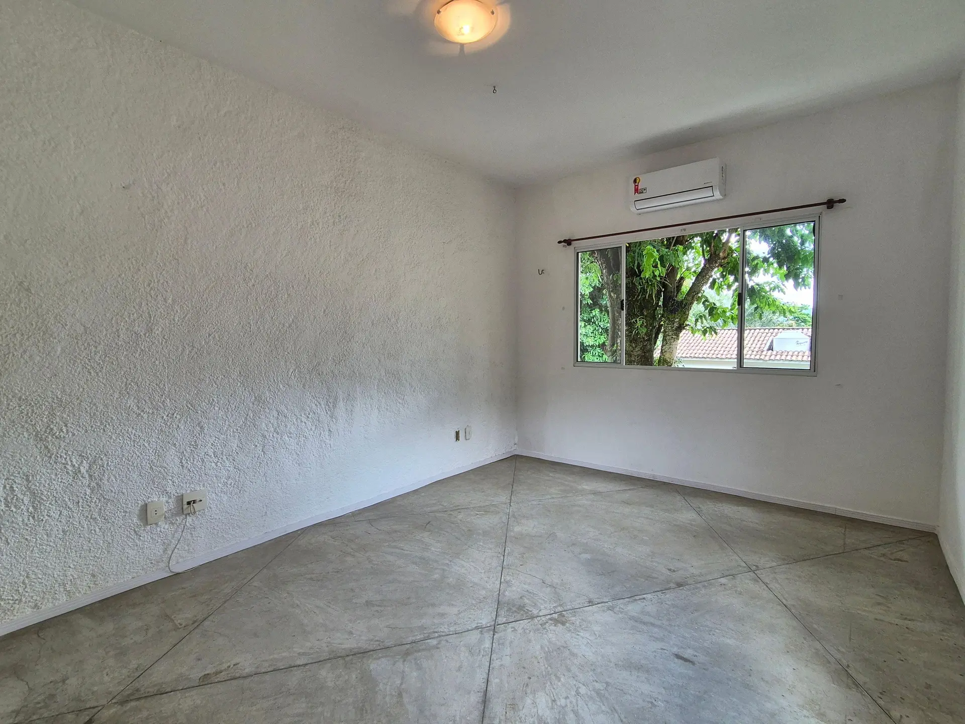 Condominium house to rent with 3 bedrooms and a suite — photo 31