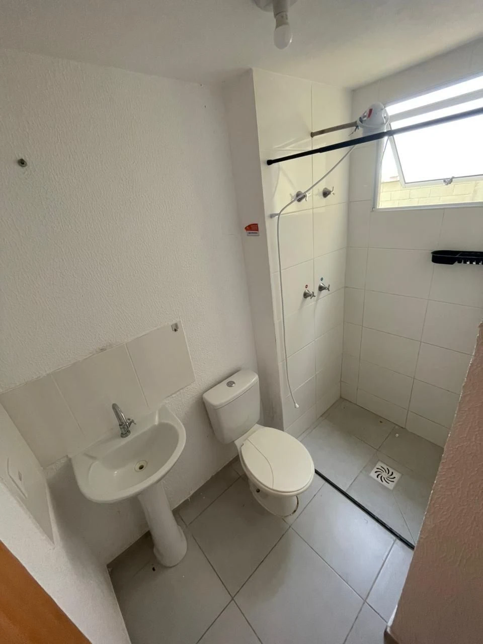 2-bedroom, 1-bath apartment with 1 parking space — photo 4