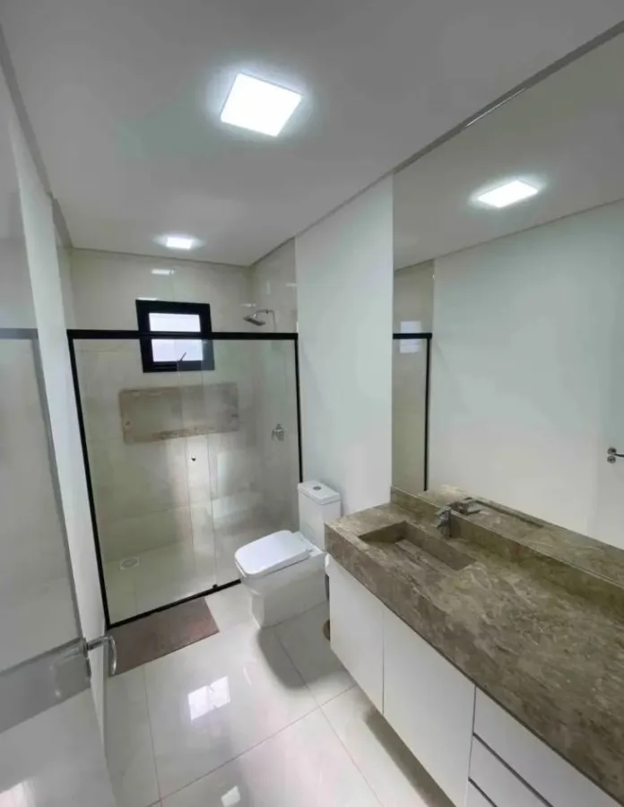 Balcony with a grill in a 3-bedroom house, 240 m² — photo 12