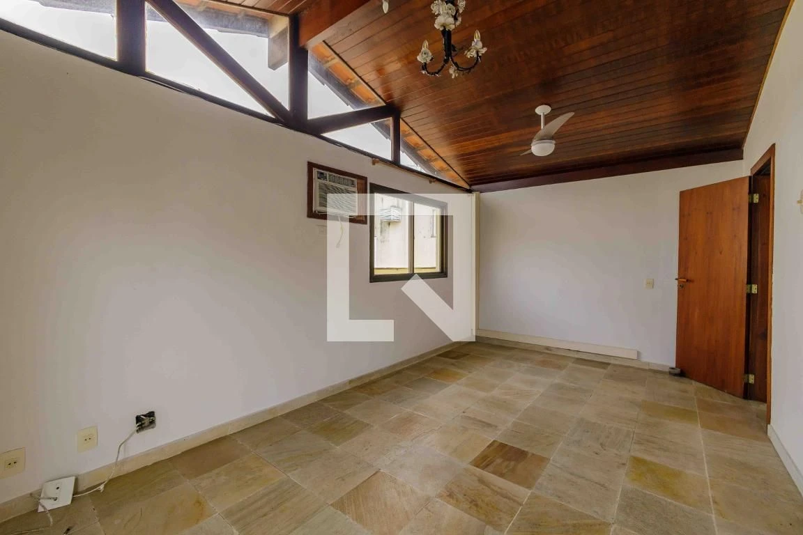 Ванна та 4 спальні: квартира 360 м² — photo 43