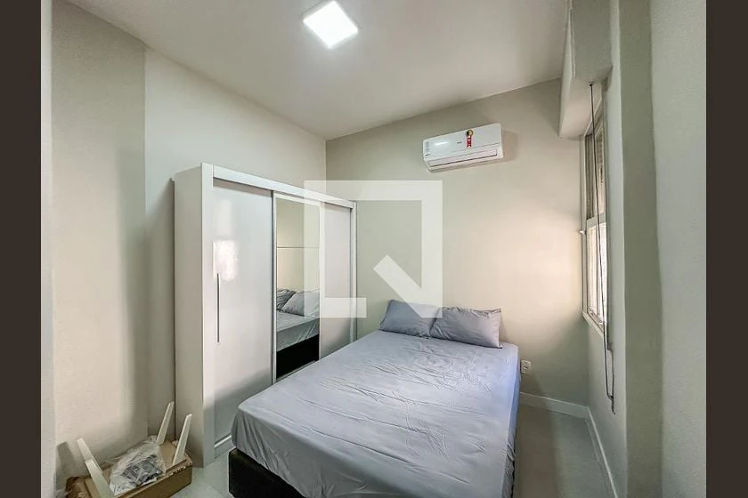 32 m² 1-bedroom apartment with a compact kitchenette — photo 4