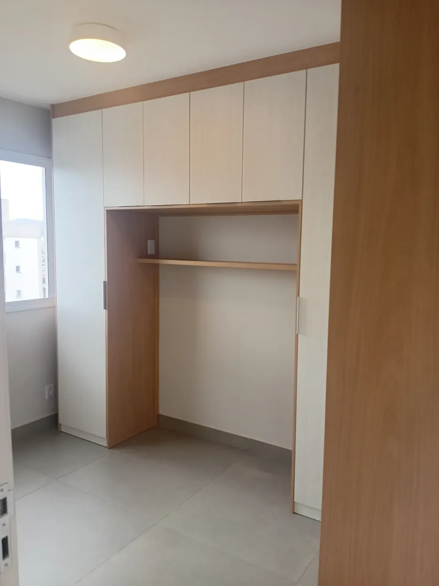 2-bedroom apartment in a building with a gym — photo 13