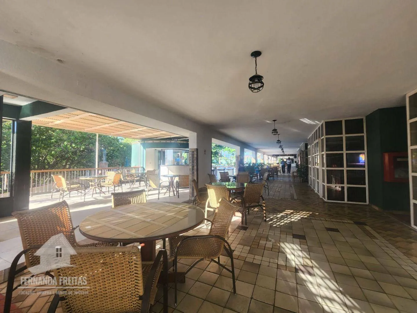 4-bedroom apartment with enclosed balcony and private garden — photo 65