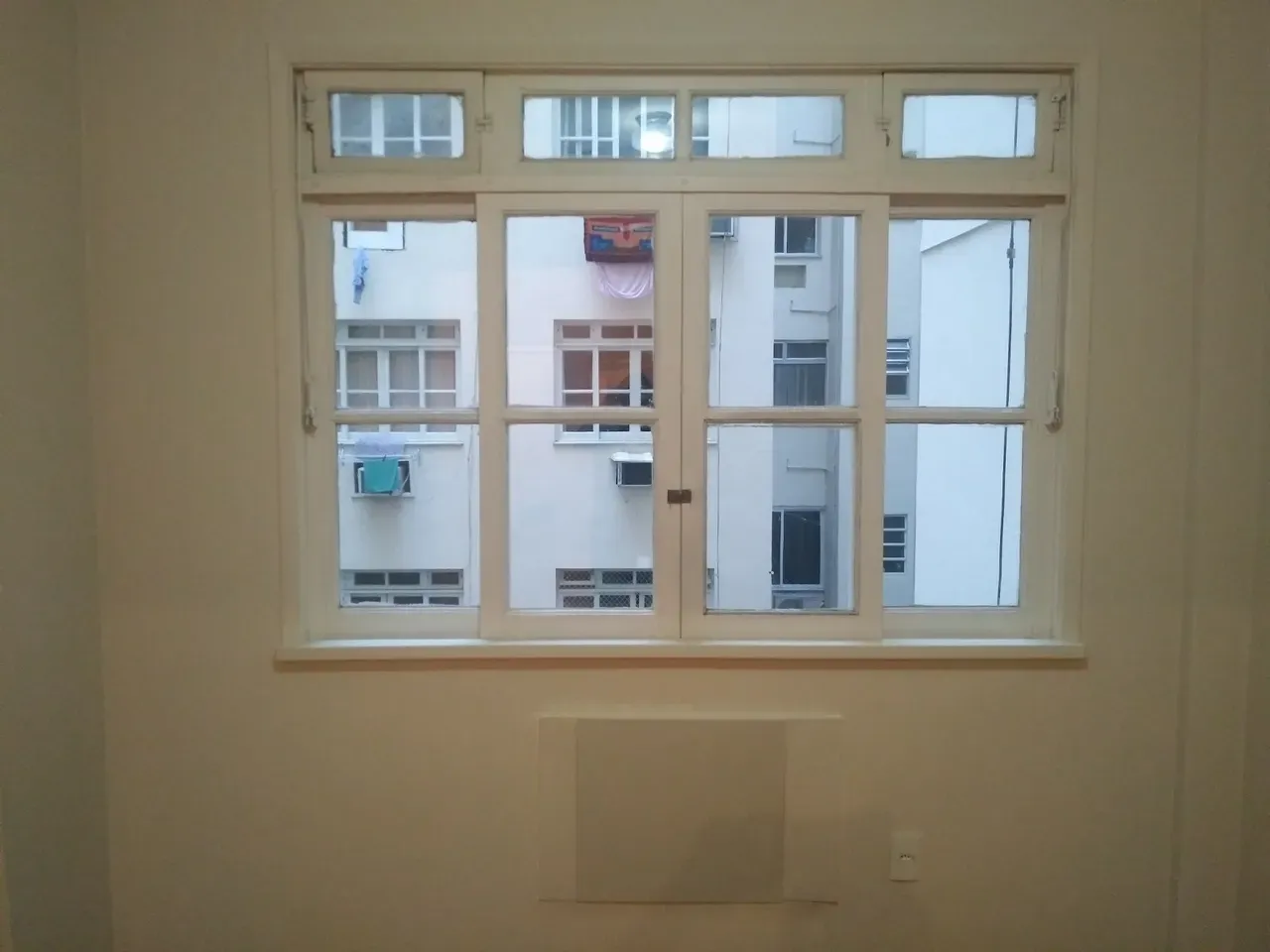 Studio on the 5th floor with wood or laminate floors — photo 3