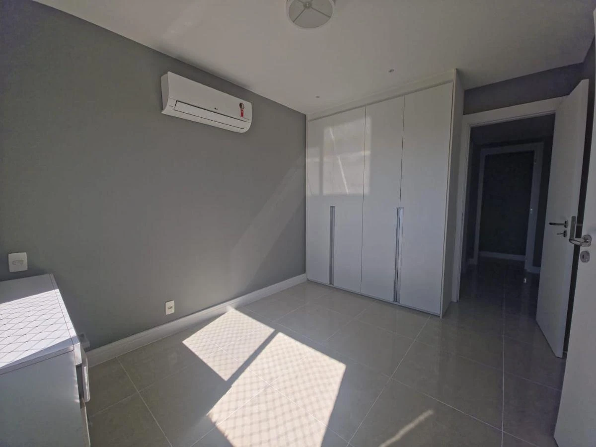 Furnished apartment with 4 bedrooms, 5 bathrooms and 195 m² — photo 21