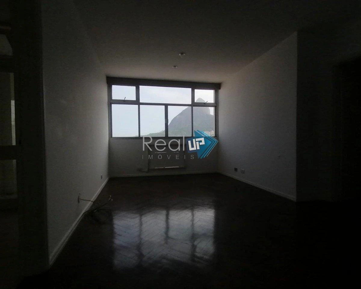 2-bedroom apartment with a mountain view in Rio de Janeiro — photo 12