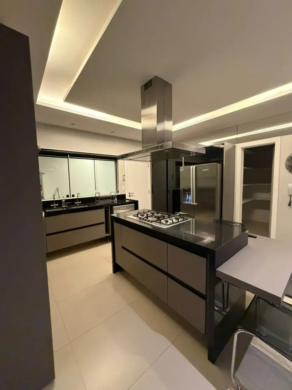 Furnished house with 5 bedrooms and 880 m² — photo 15