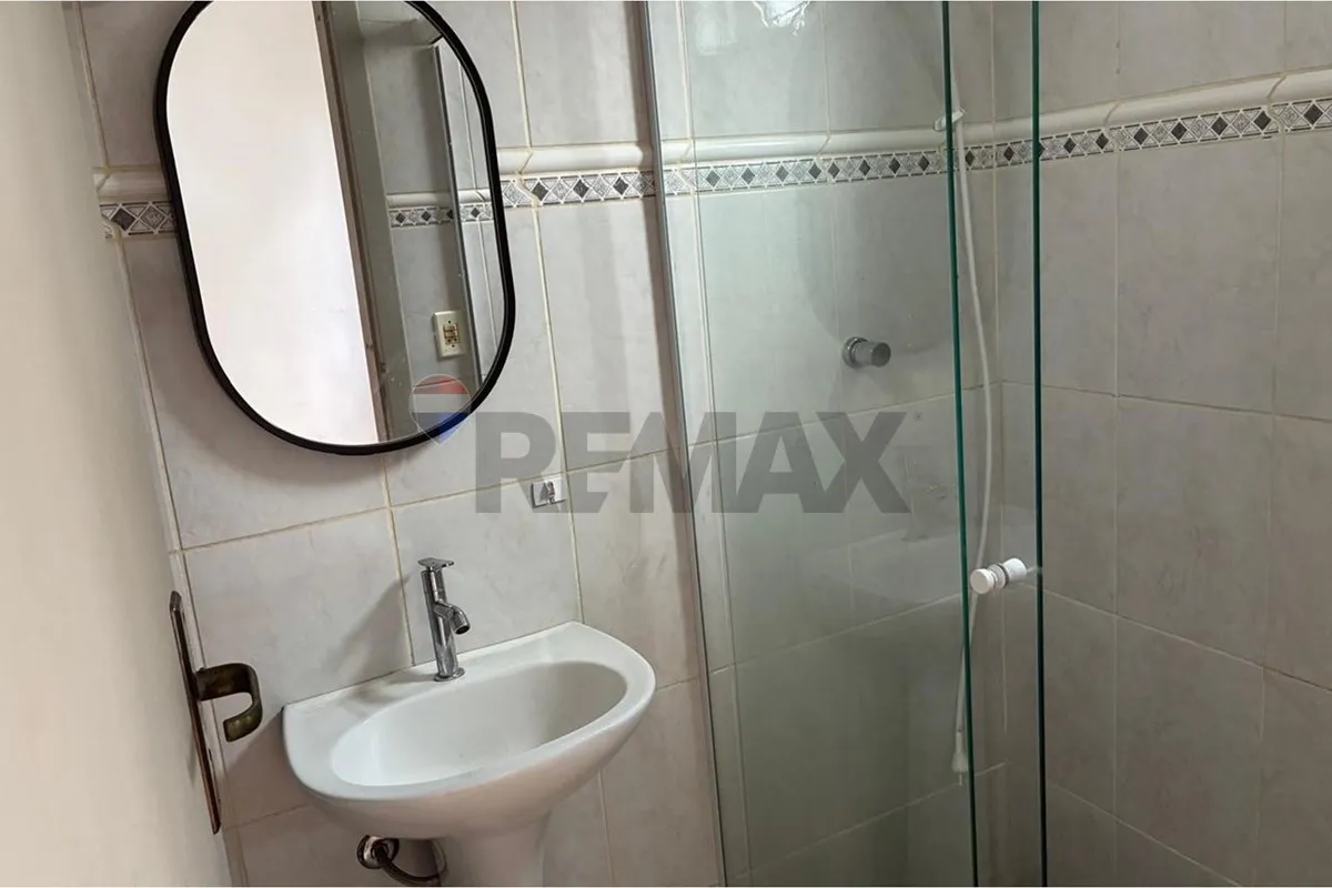 3-bedroom apartment, 1 with its own bathroom, 48 m² — photo 43