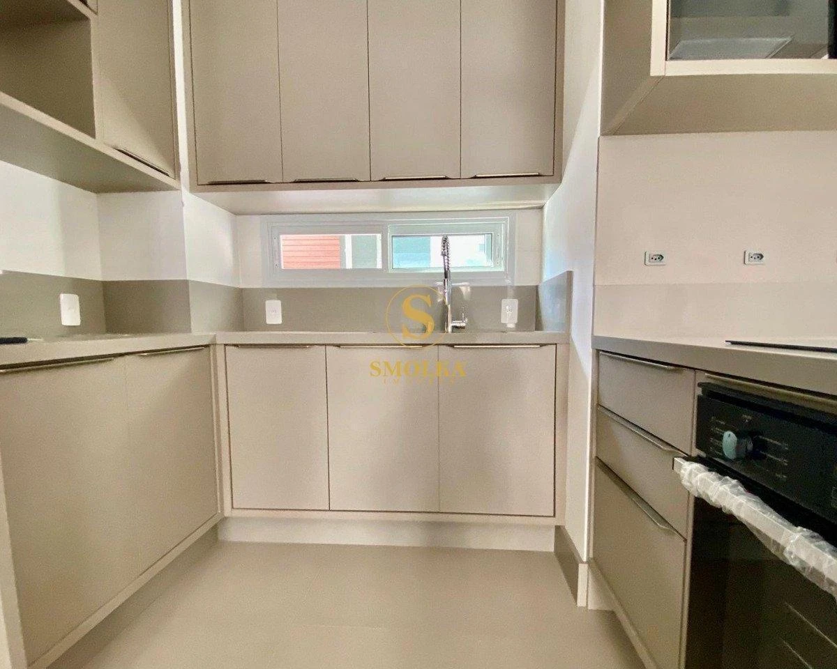 184 m² rental home with 4 en-suite bedrooms — photo 2