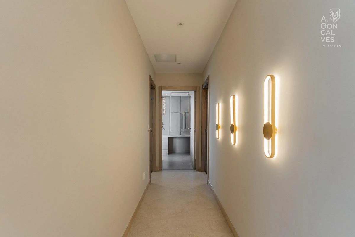 Furnished apartment with 3 en-suite bedrooms and 4 parking — photo 38