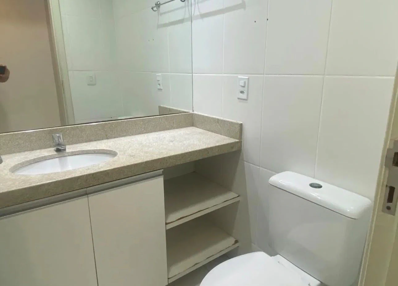 Furnished apartment, 80 m², with a glass-enclosed balcony — photo 13