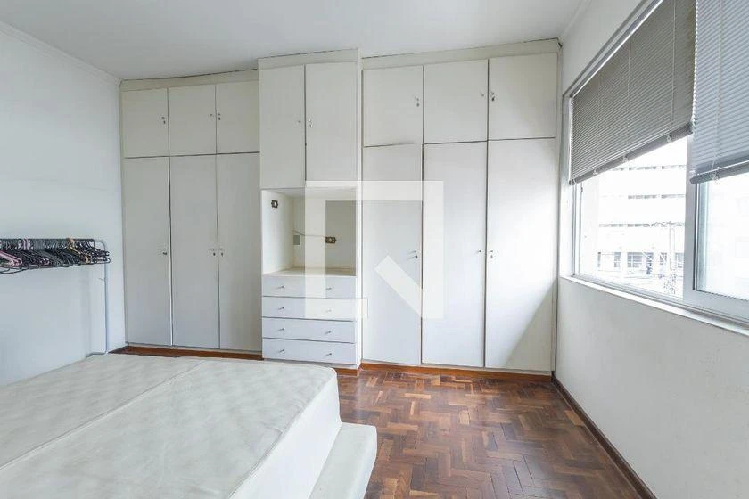 Apartamento com 4 quartos, cozinha com fogão a gás e varanda — photo 2