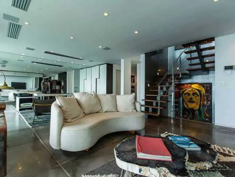 Furnished triplex house with open-plan kitchen and 5 baths — photo 12