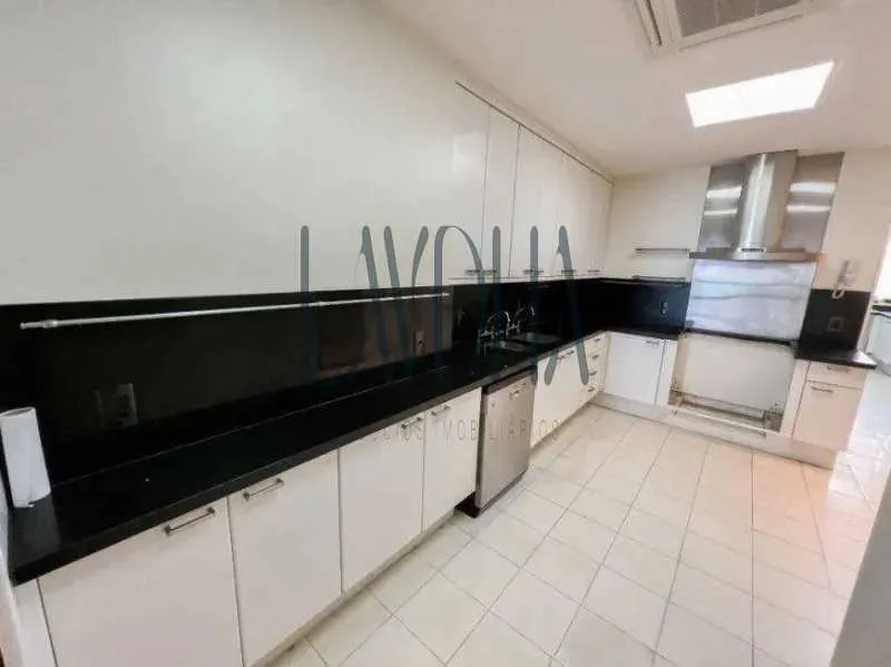 Apartamento residencial con 3 dormitorios y 4 baños — photo 21