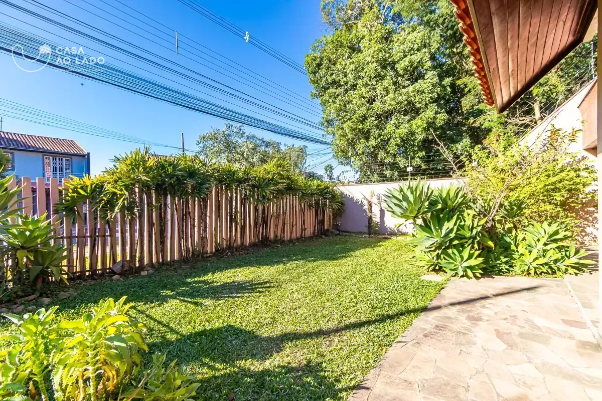 390 m² house with 6 bedrooms and a backyard unit — photo 24