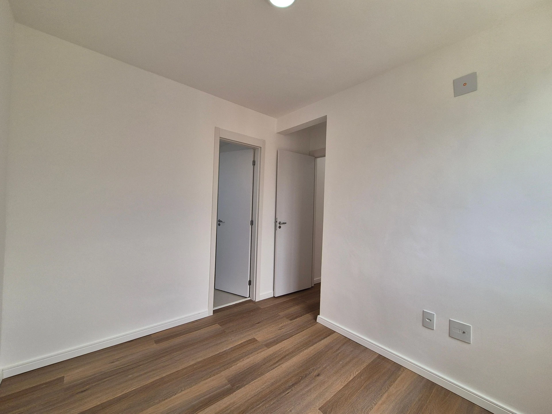 Apartamento de 2 quartos em condomínio com academia — photo 27