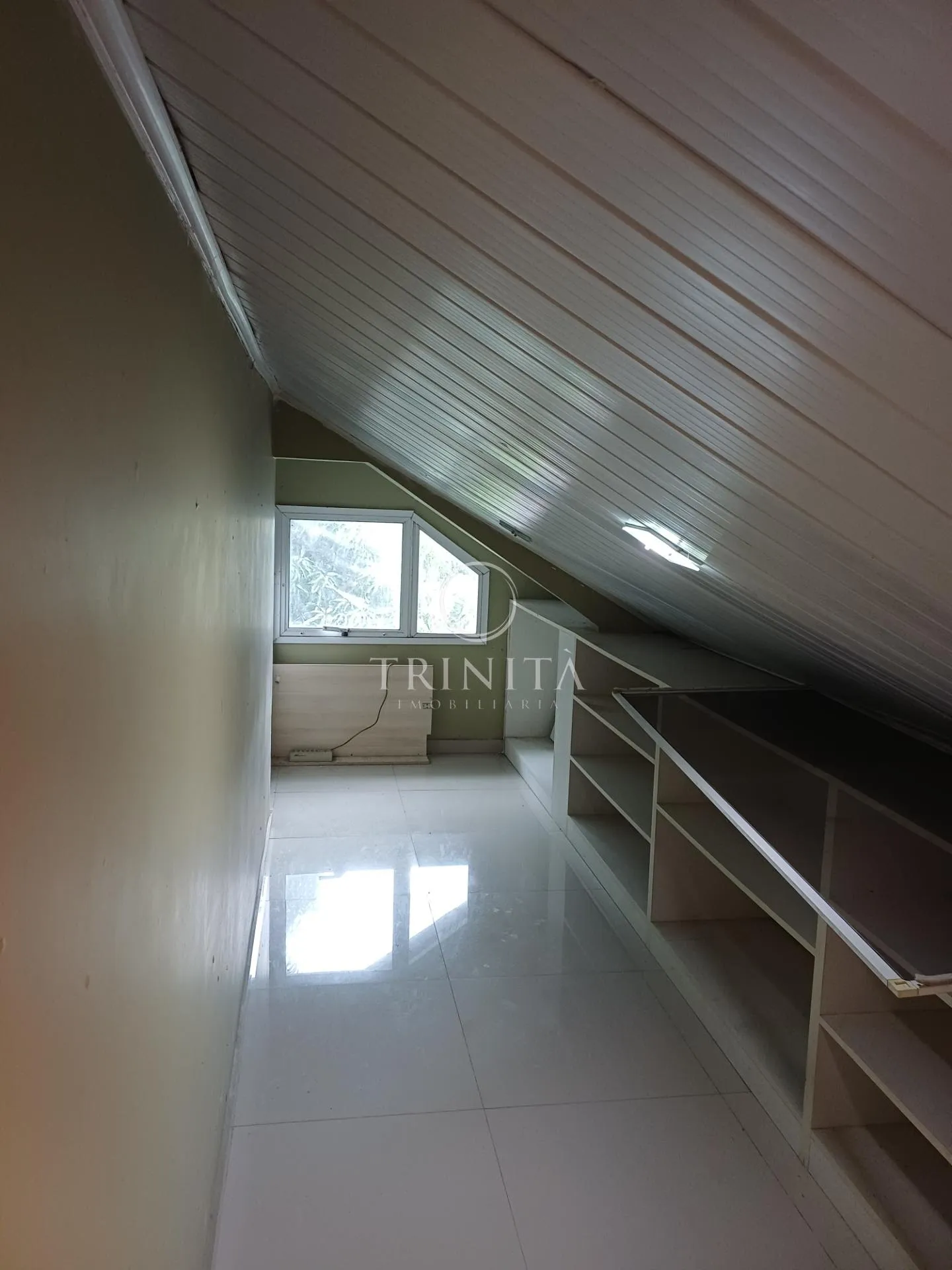 House, 490 m², with a grill on the balcony — photo 82