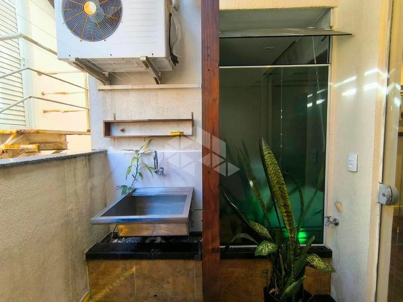 2-bedroom apartment with a water view in Florianópolis — photo 17