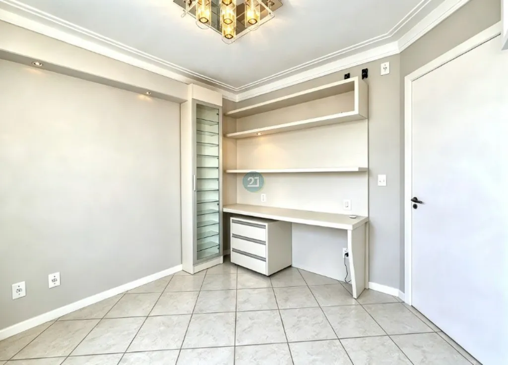 3-bedroom apartment with a grill on the balcony — photo 14