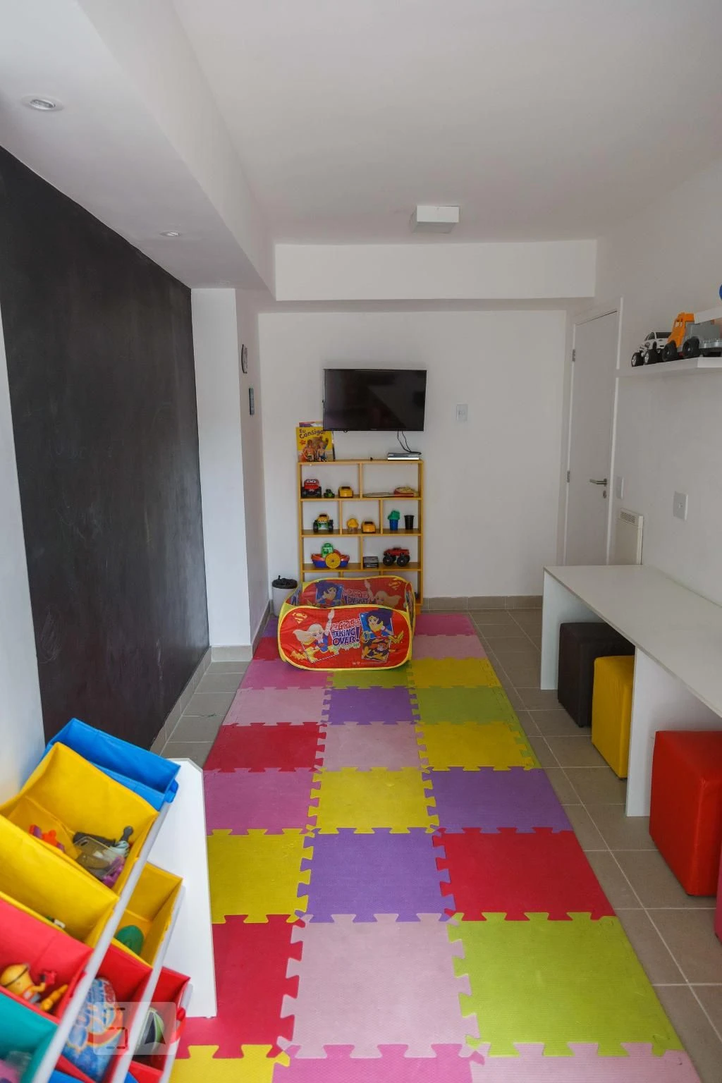 Furnished 2-bedroom apartment with gas open-plan kitchen — photo 22