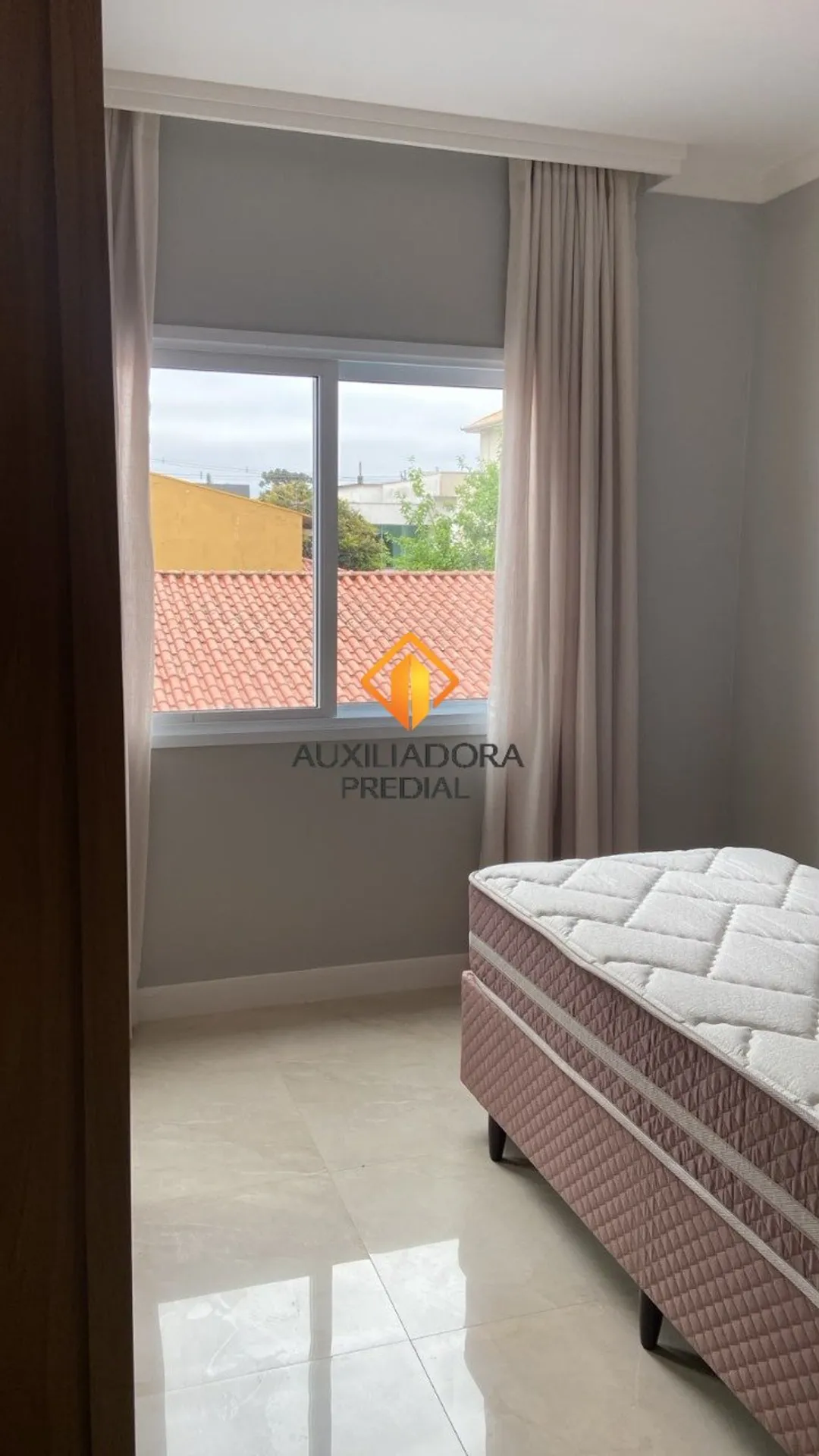Furnished 2-bedroom apartment with a balcony — photo 35