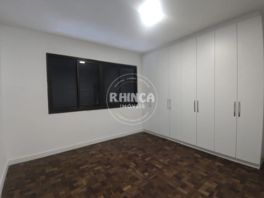 Apartamento com piso de madeira ou laminado, Centro — photo 9