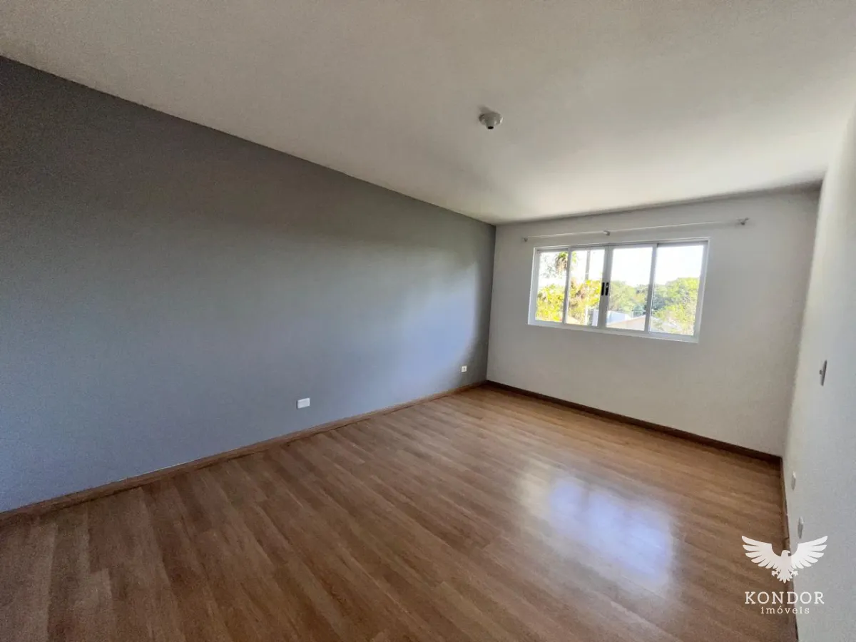Wood or laminate floors in a 3-bedroom house, 90 m² — photo 8