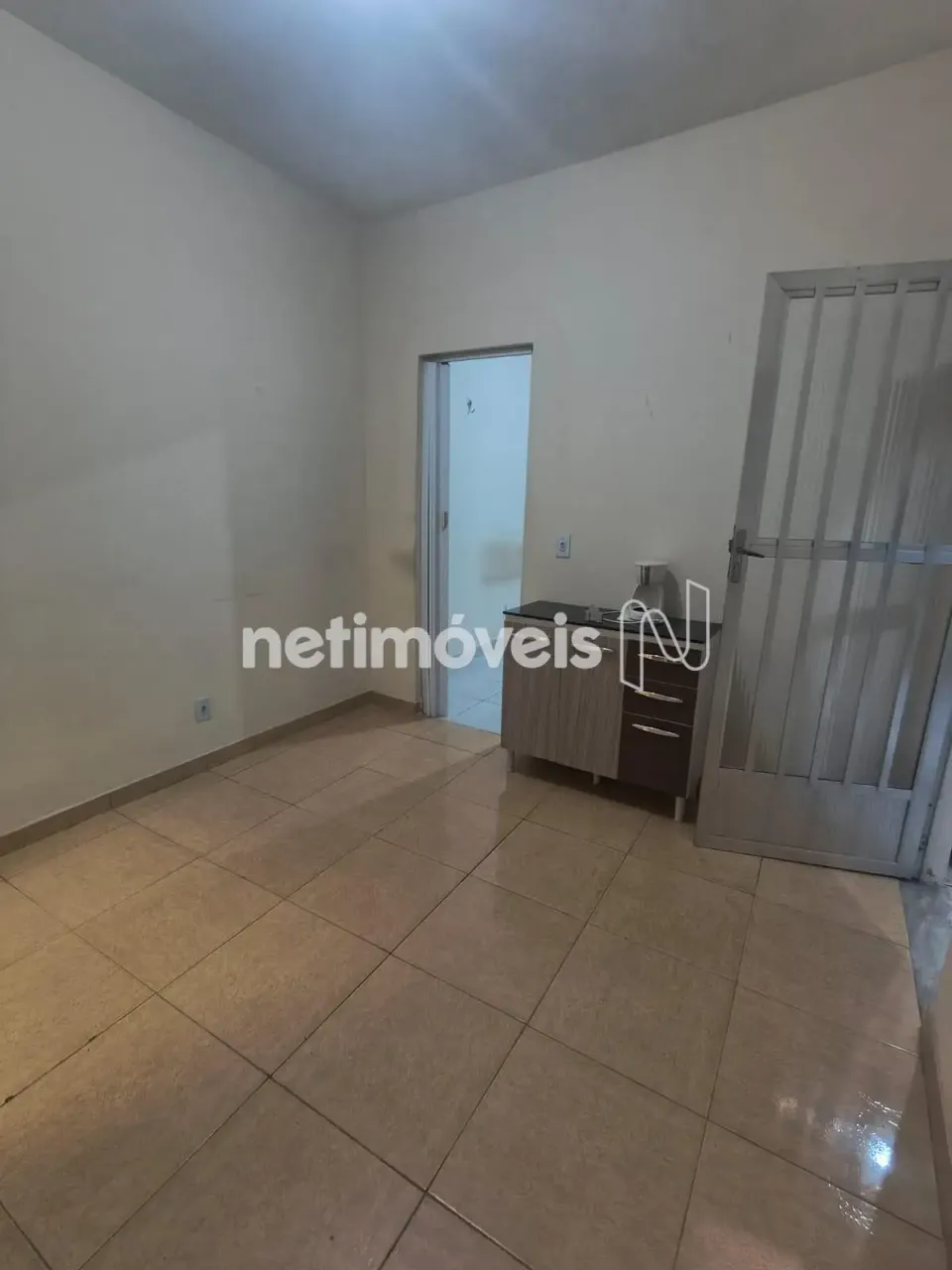 Unfurnished studio for rent with a balcony — photo 10