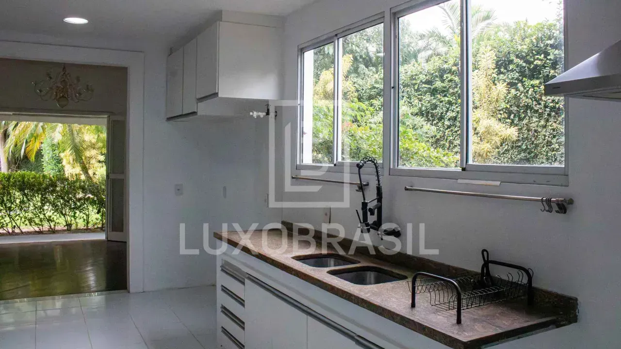 Casa com 5 quartos, 647 m² e churrasqueira na varanda — photo 12