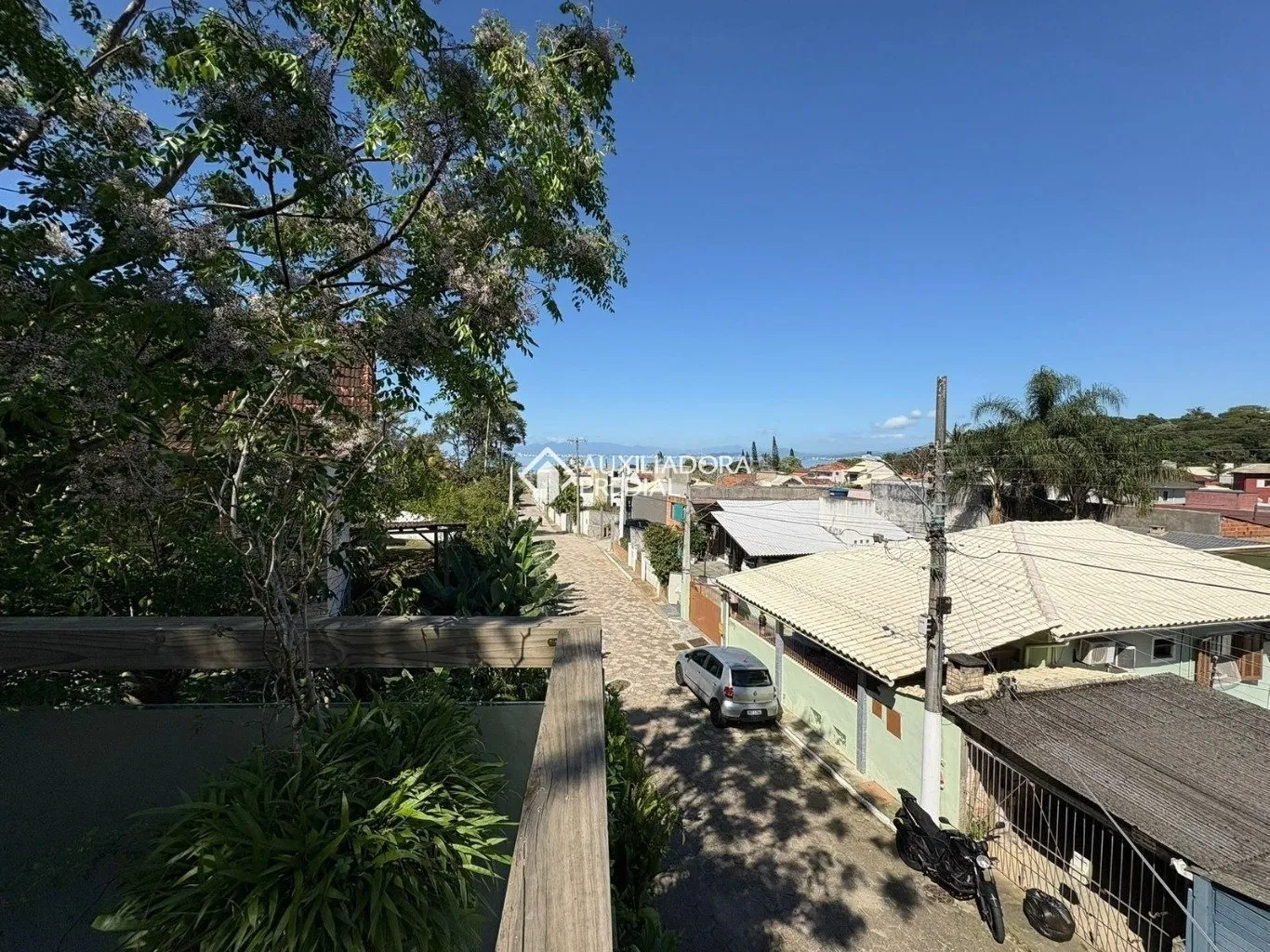 2-bedroom house with a bathtub in Florianópolis — photo 15