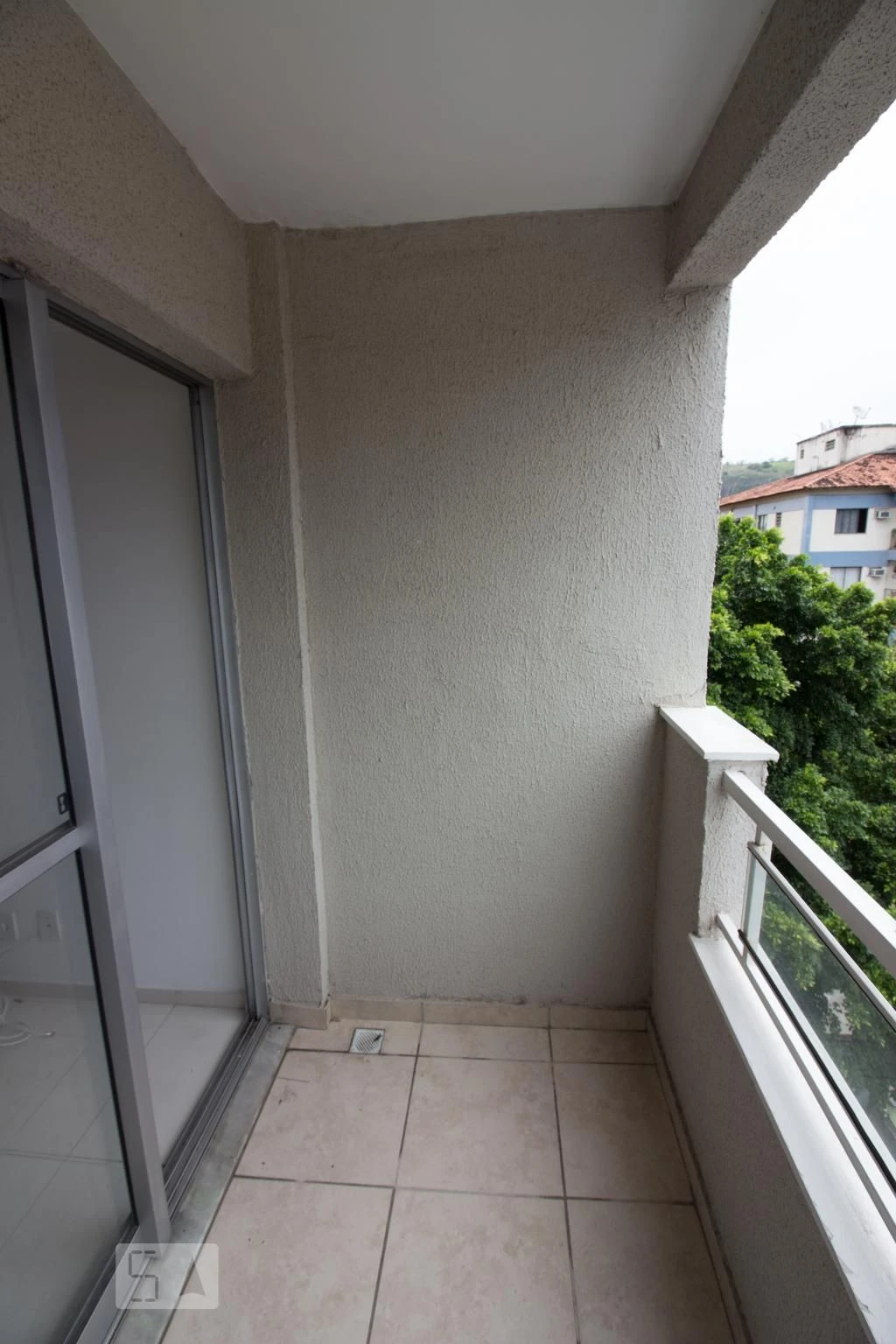 3-bedroom apartment with a mountain view — photo 22
