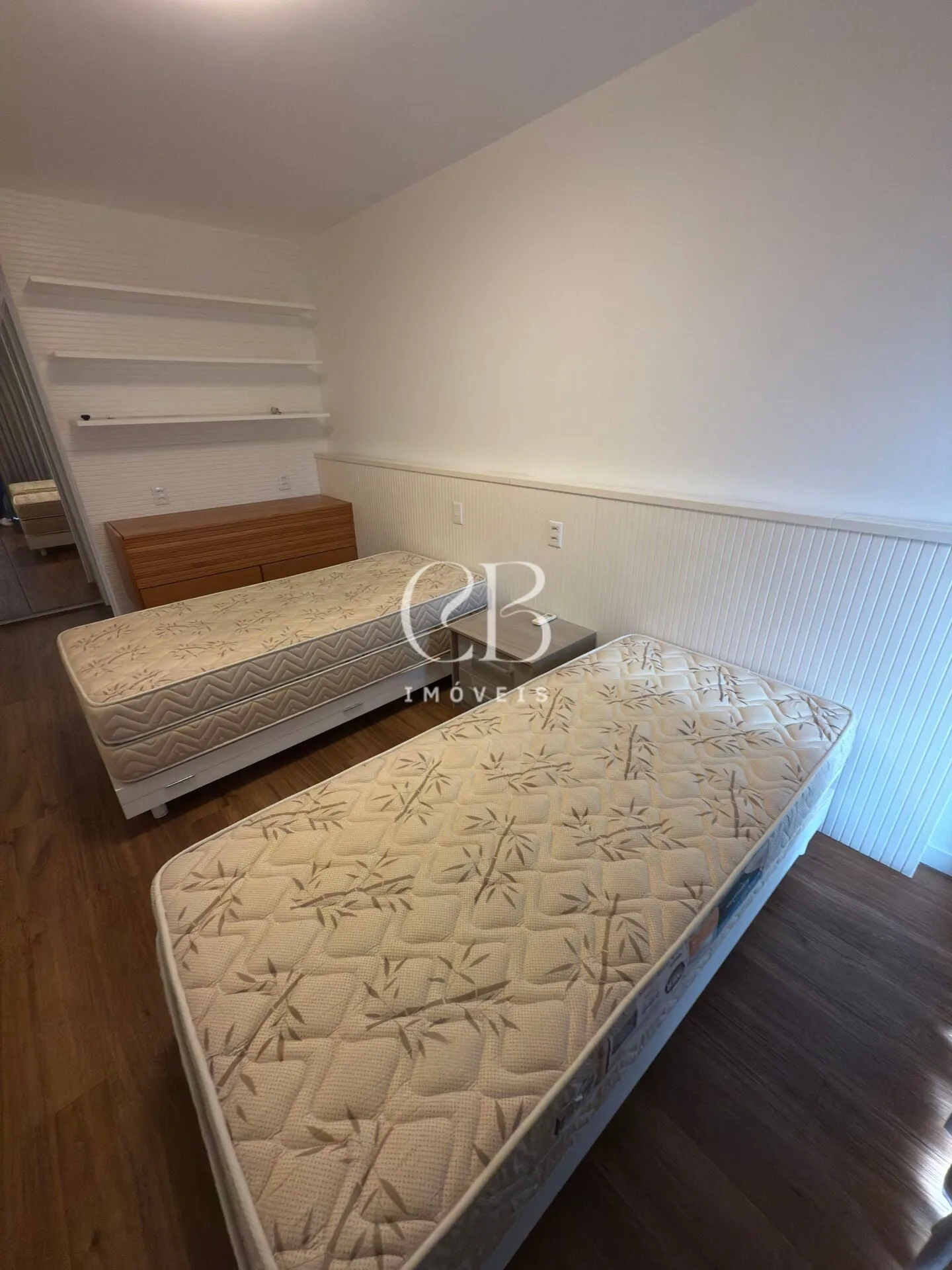 Furnished 2-bedroom apartment with en-suite bathrooms — photo 29