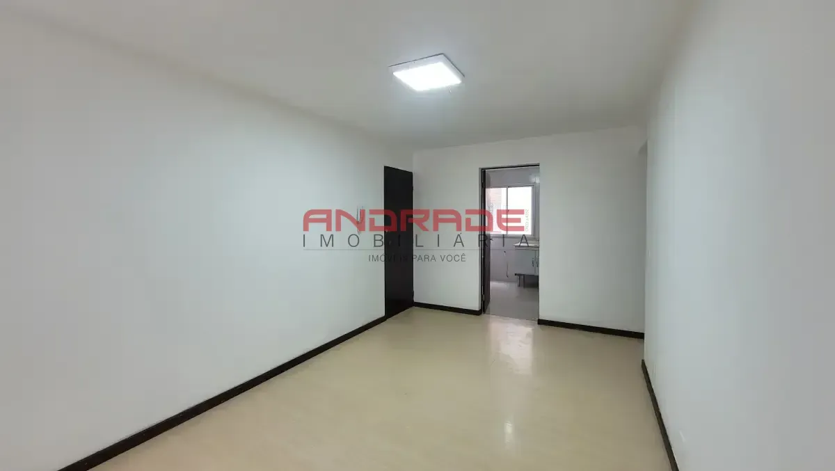 3-bedroom apartment with a separate closed-off kitchen — photo 16