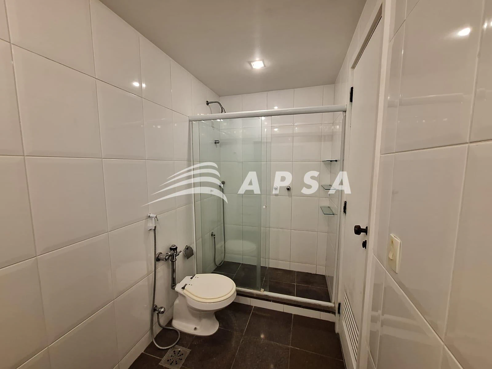 4-bedroom apartment in a building with a sauna — photo 24