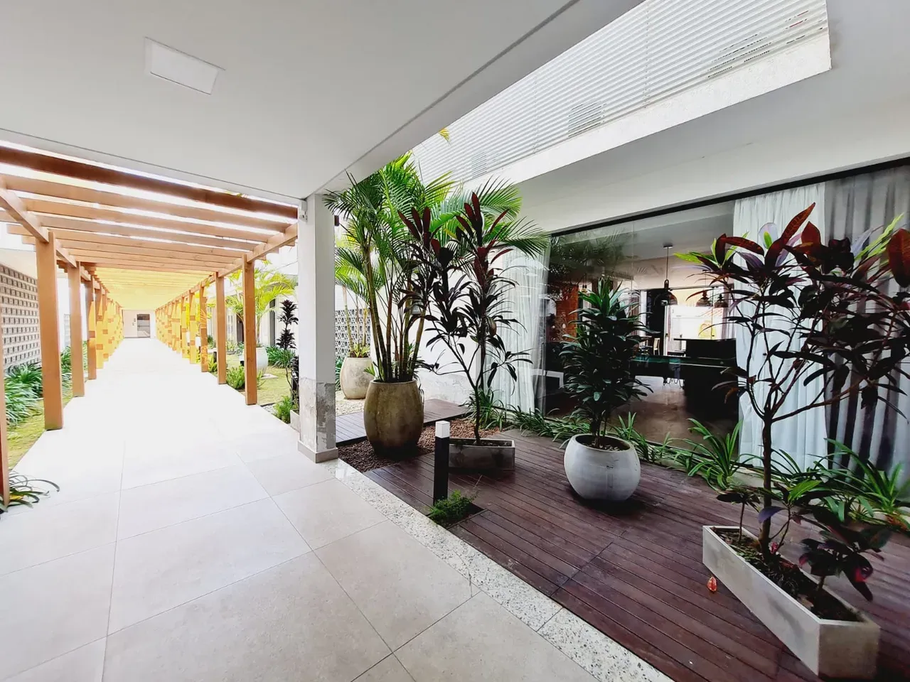 Studio with balcony grill and included parking spot — photo 10