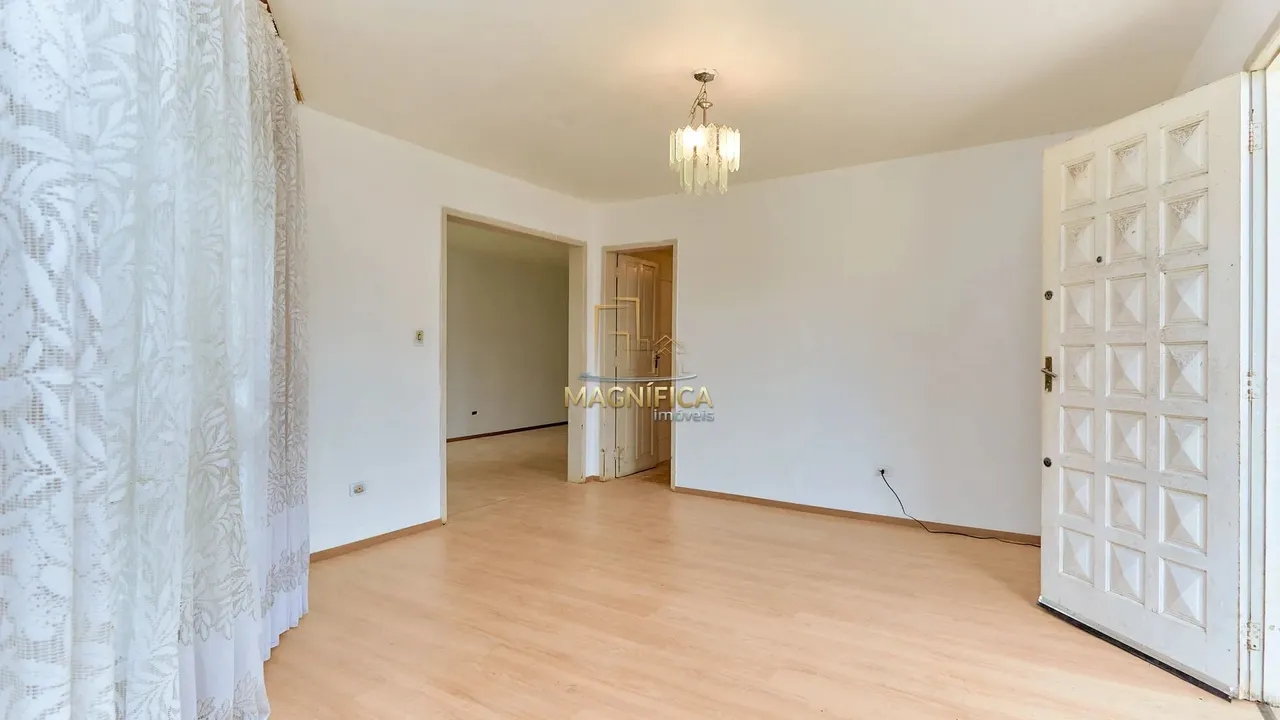House with 3 bedrooms and a private BBQ area — photo 5
