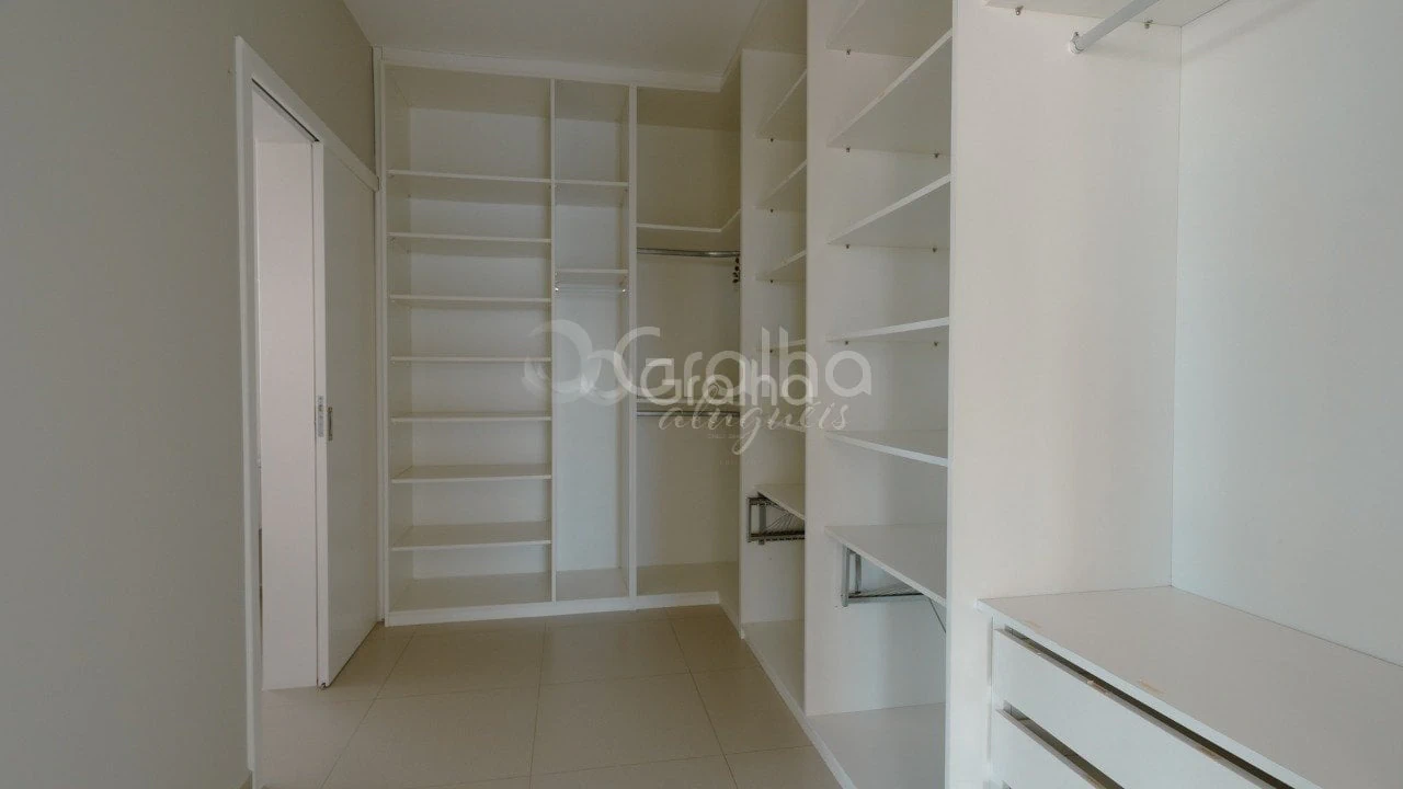 House, 343 m², with a bathtub — photo 17