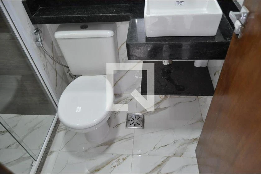 2-bedroom apartment in a building with a gym — photo 19