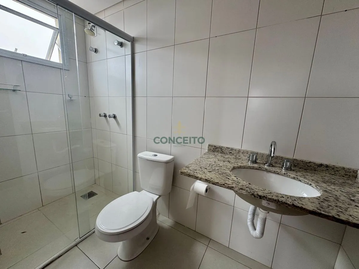 3-bedroom apartment in a building with a gym — photo 13