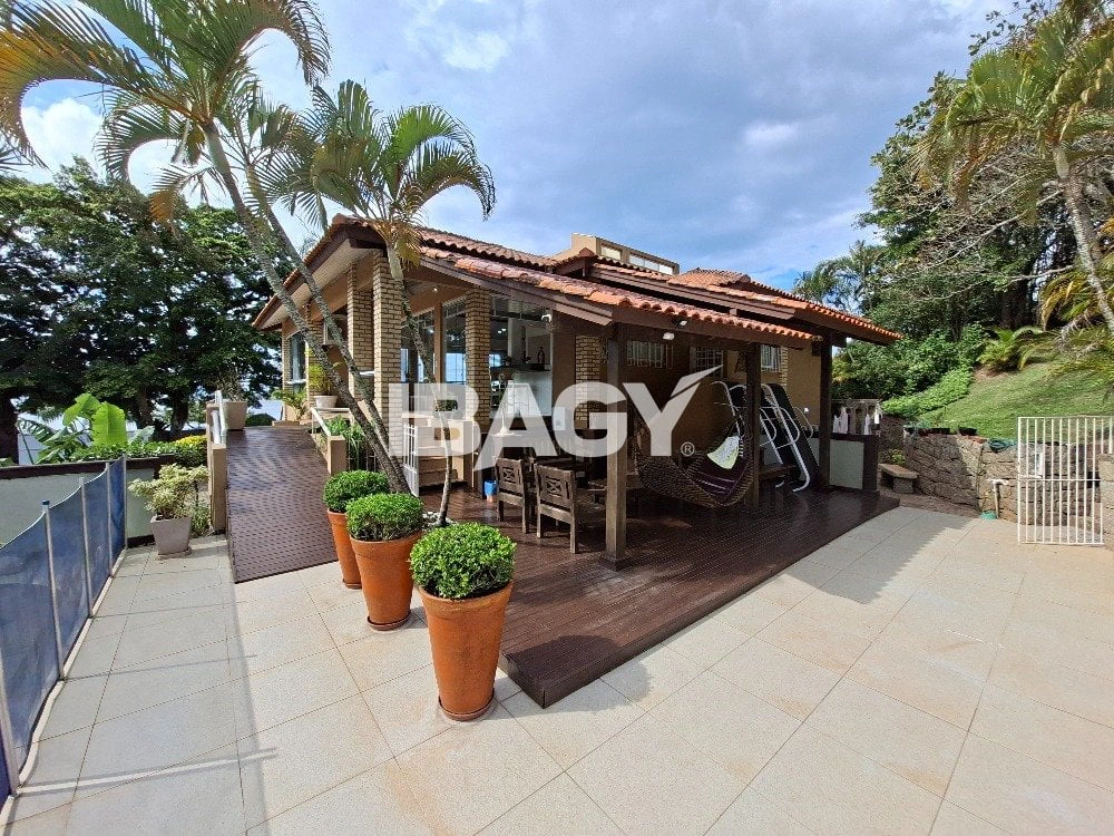 Casa amueblada con 4 dormitorios y 250 m² — photo 7
