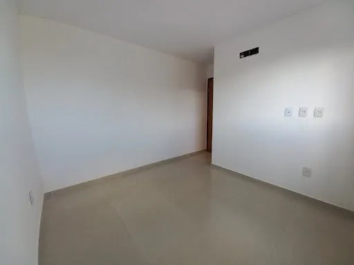 3-bedroom apartment, 1 with its own bathroom, 70 m² — photo 8
