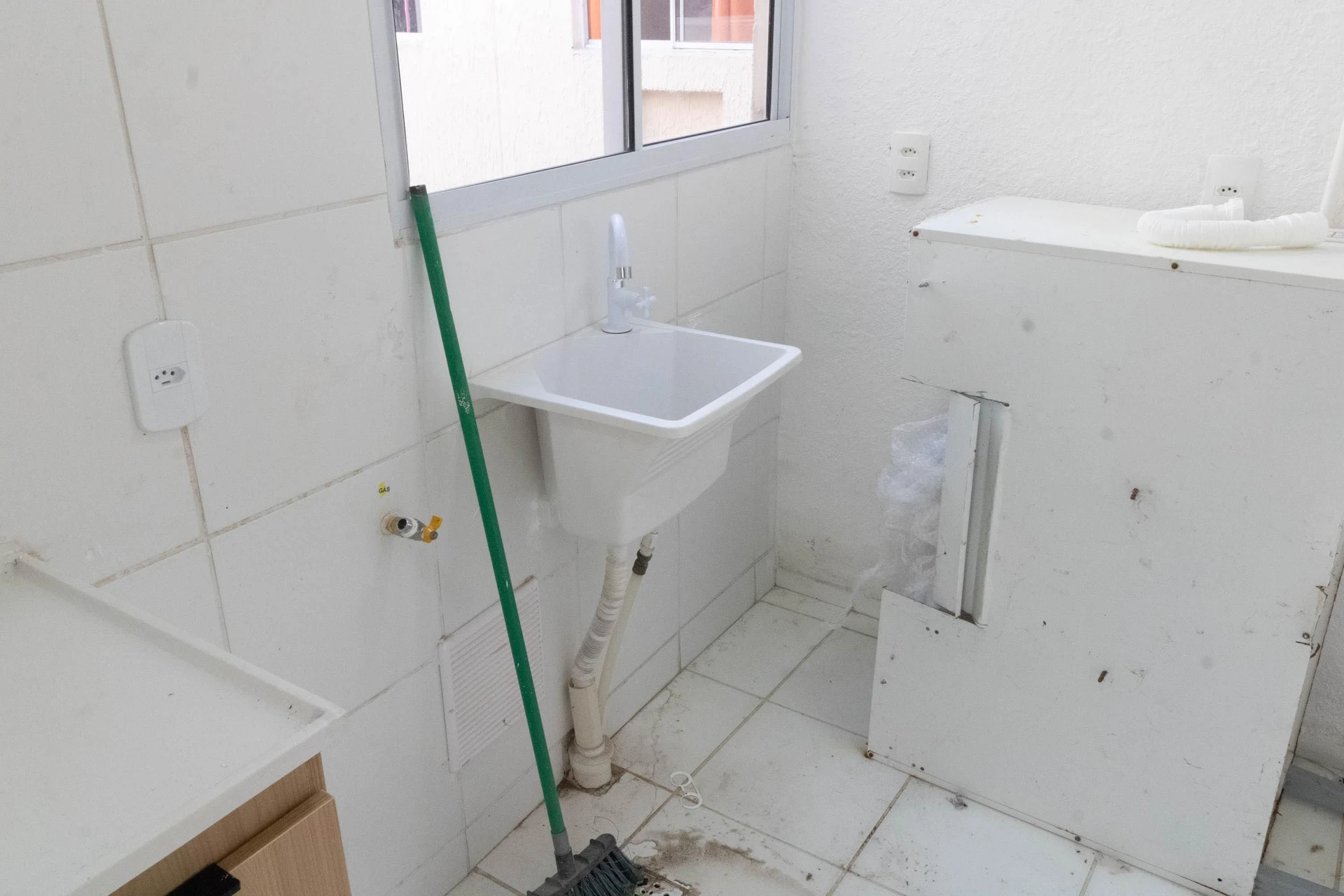 Unfurnished rental apartment with 2 bedrooms and 1 parking spot — photo 18