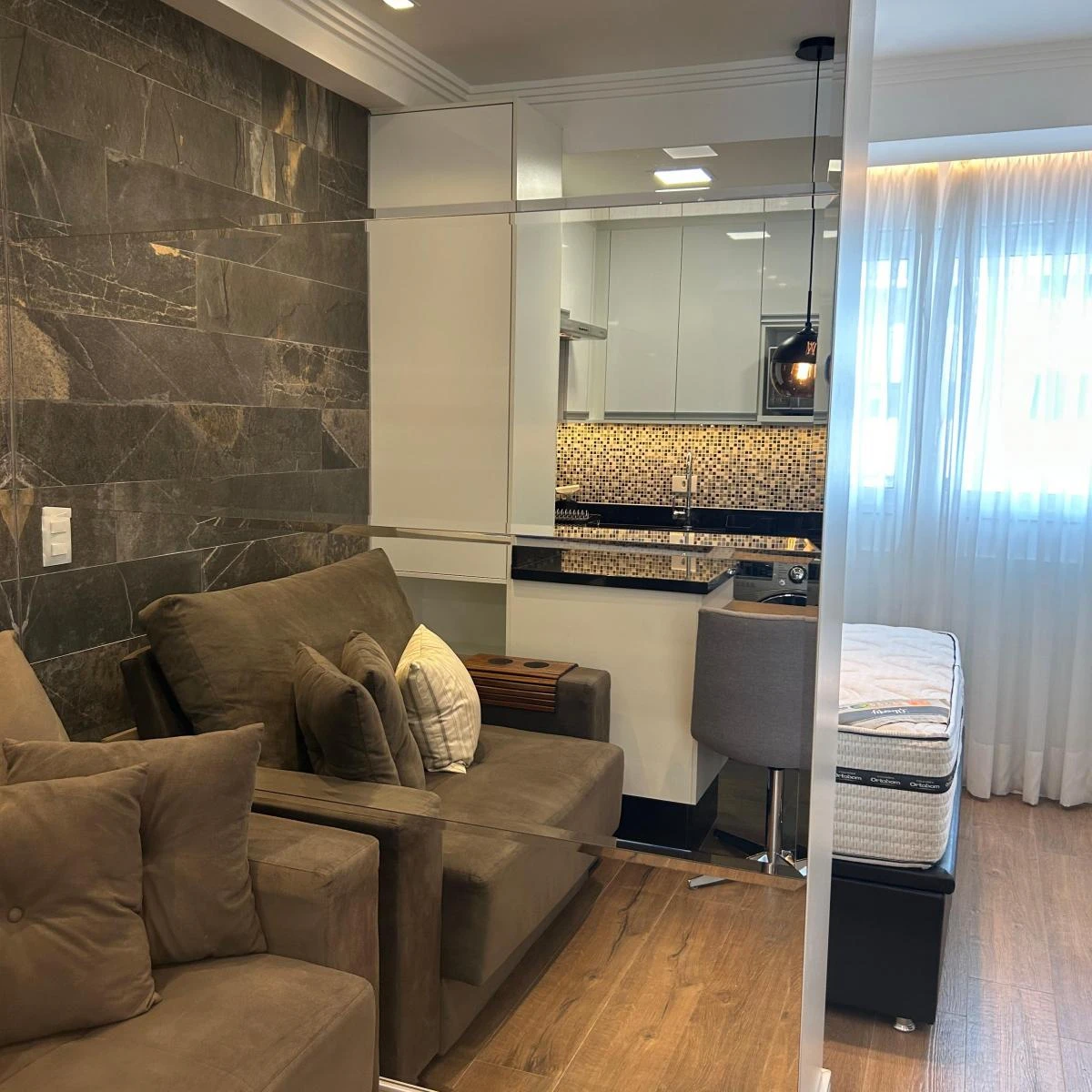 Квартира 31 м² з панорамними вікнами та заскленим балконом — photo 6