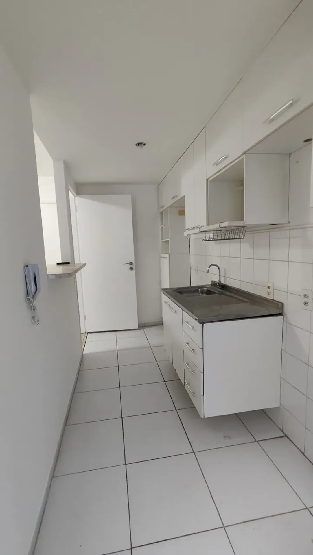 Unfurnished 2-bedroom apartment with 2 bathrooms — photo 8