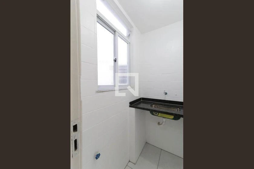 1-bedroom apartment with a glass shower enclosure — photo 10