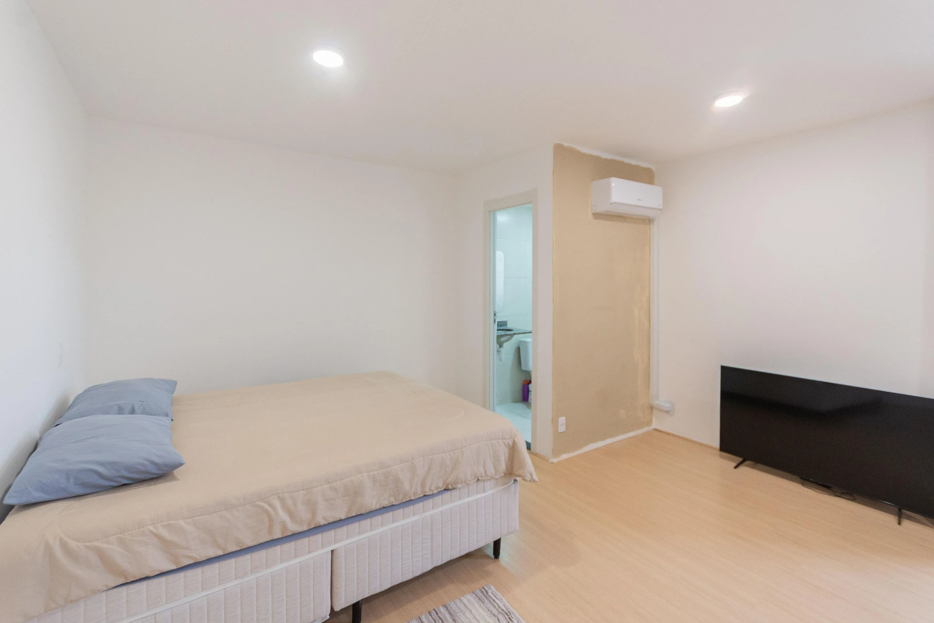 Studio mobiliado sem vaga, com 1 quarto e varanda — photo 9